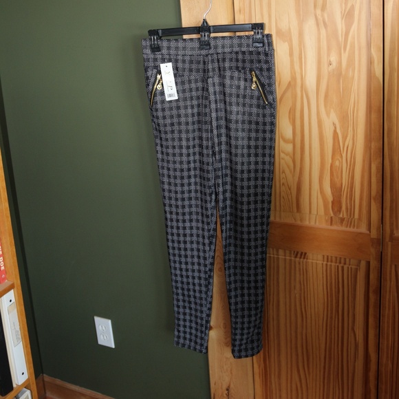 Black and White Checkered Leggings - Picture 2 of 6